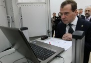 Медведев: социальные сети нужно развивать, блокировать их невозможно