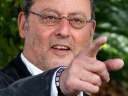 По Сети разошелся слух о смерти Жана Рено