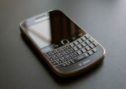 Первый BlackBerry 10 смартфон с тачскрином и QWERTY клавиатурой появится лишь в декабре