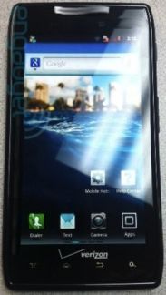 Motorola DROID RAZR будет быстрее и тоньше iPhone 4S