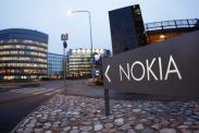 Бизнес по произвоству мобильников Nokia разделен на три части