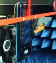 Неизвестный Android-смартфон HTC с клавиатурой QWERTY