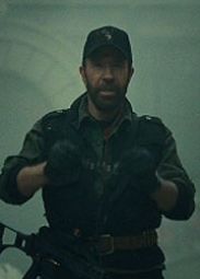 Чак Норрис добился "детского" рейтинга для "Неудержимых 2"