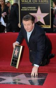 Очередная голливудская звезда досталась актеру Алеку Болдуину