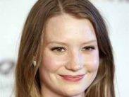 Миа Васиковска приносит Голливуду прибыль