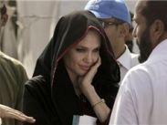 Анджелину Джоли хотят лишить звания