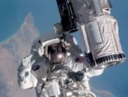 В кинотеатр – через космос