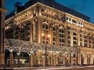 Сотрудник гостиницы был уволен за попытку сфотографировать Анджелину Джоли