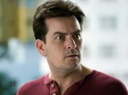 Неизвестные продолжают скидывать со скалы "Мерседесы" Чарли Шина