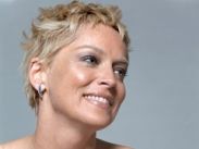 Шерон Стоун: "Я изуродовала себя пластическими операциями"