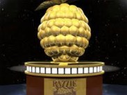 "Такие разные близнецы" стали рекордсменом "Золотой малины" 