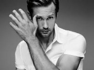  Александр Скарсгард посоревнуется с принцем Гарри в Антарктиде