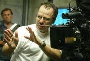 Джонатан Мостоу перехватил у Филлипа Нойса «Время псов»