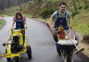 Пол Радд и Эмиль Хирш смешно сыграли скучных техасцев