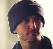 Режиссер фильма об Элтоне Джоне переметнется к фэнтэзи 