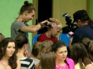 Хореограф города Сумы на кастинге "МАЙDАНS" брил танцоров наголо и делал им пирсинг