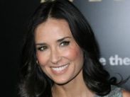 Деми Мур появится в сериале «Два с половиной человека»