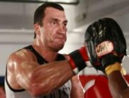 «Интер» покажет документалку о Кличко и его бой с Чисором