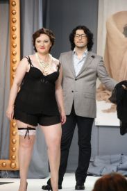 Участниц проекта телеканала «Украина» обнажили и провели по подиуму