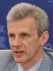 Фурсенко: посмотрим, кто даст больше — "НТВ-Плюс" или ВГТРК