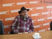 Участник шоу "Голос страны-2" Владимир Бандерас рассказал об отношениях между звездными тренерами и конкурсантами