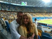 Герой шоу «Холостяк-2» и его избранница посетили матч Англия-Швеция