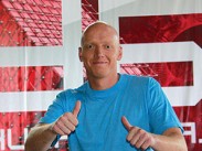 Монтажник из Нетешина победил «КУБ», чтобы его любимая вновь смогла ходить