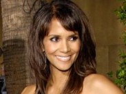 Хэлли Берри снялась в "Вечернем Урганте" 