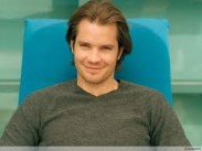 Тимоти Олифант появится в сериале "Минди"