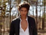 Звезда сериала "Оборотень" назначен ведущим церемонии Teen Choice Awards