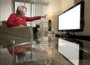 Бабушкам разрешили нести цифровые приставки на рынок 